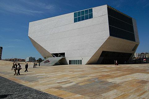 Casa da Música, ontworpen door de Nederlandse architect Rem Koolhaas. 